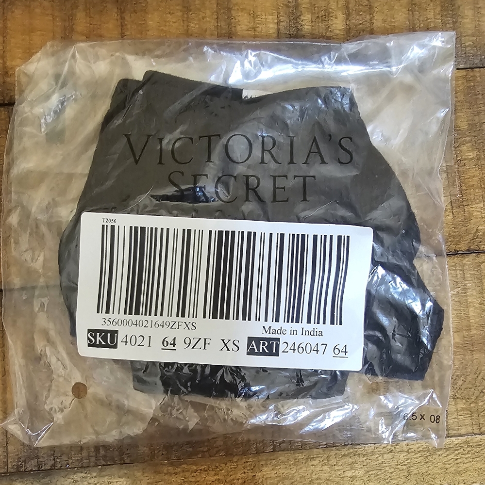Victoria Secret black ribbed thong size XS